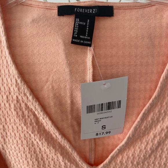 🎉🎉 🎉Host Pick! NWT! Forever 21 Puff Shoulder Houndstooth Knit Bodysuit- Peach - Picture 5 of 12